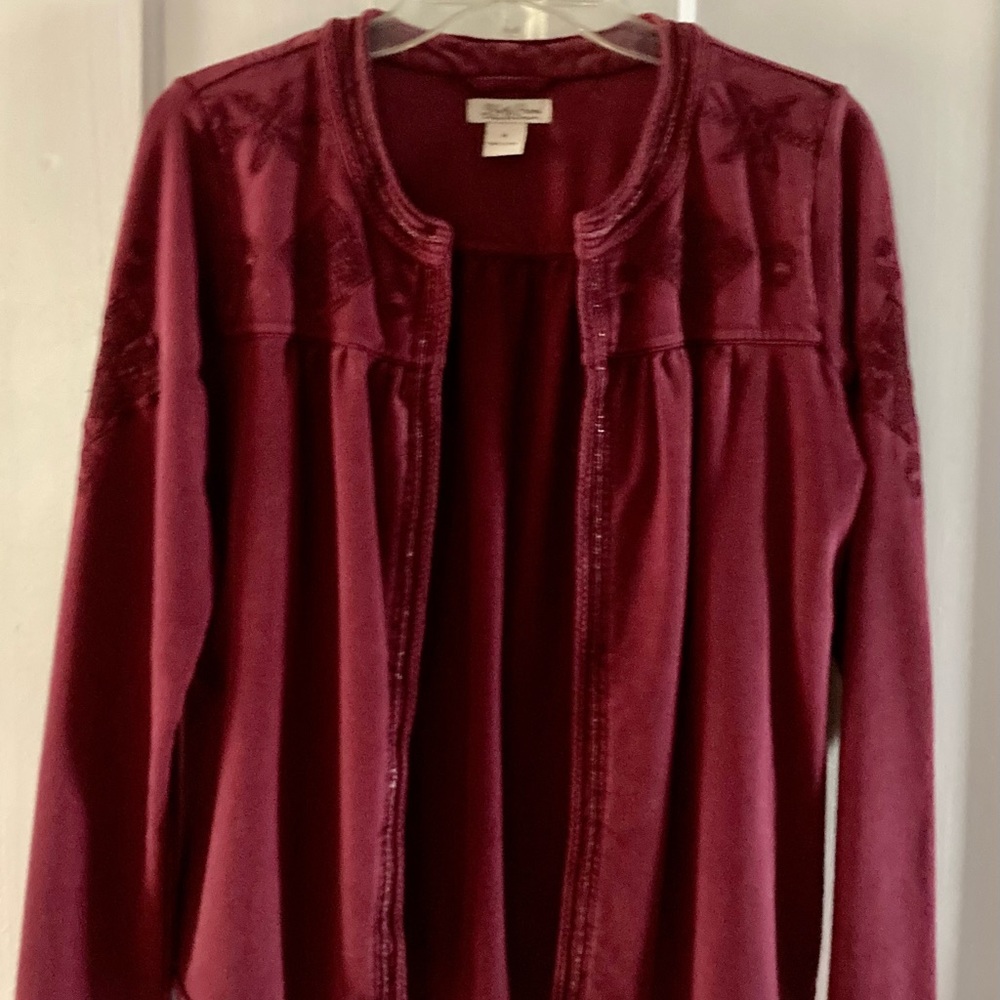 Lucky Brand misses jacket. Unlined cotton. Embroidery on front & sleeves. Sz M.